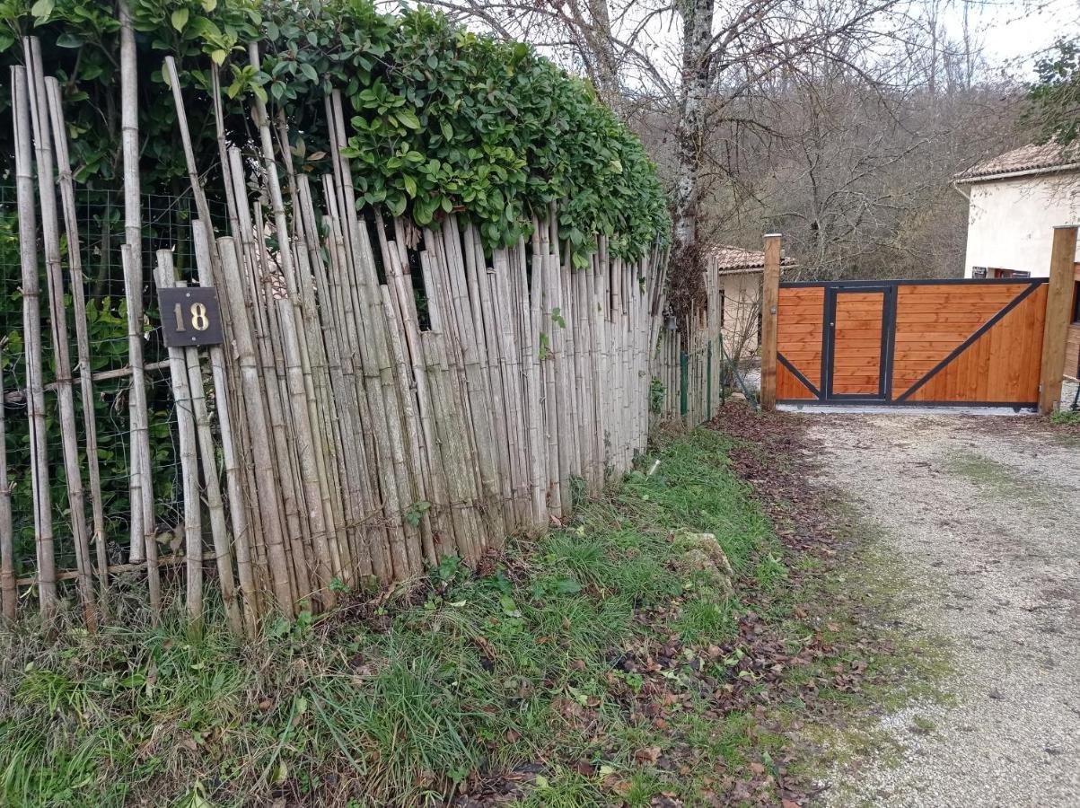 Gite Zen Dans Les Bois Blesignac Exterior photo