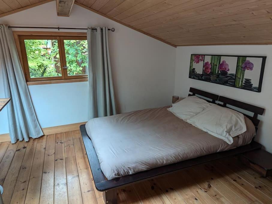 Gite Zen Dans Les Bois Blesignac Exterior photo