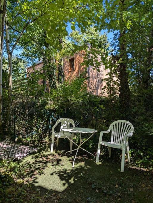 Gite Zen Dans Les Bois Blesignac Exterior photo